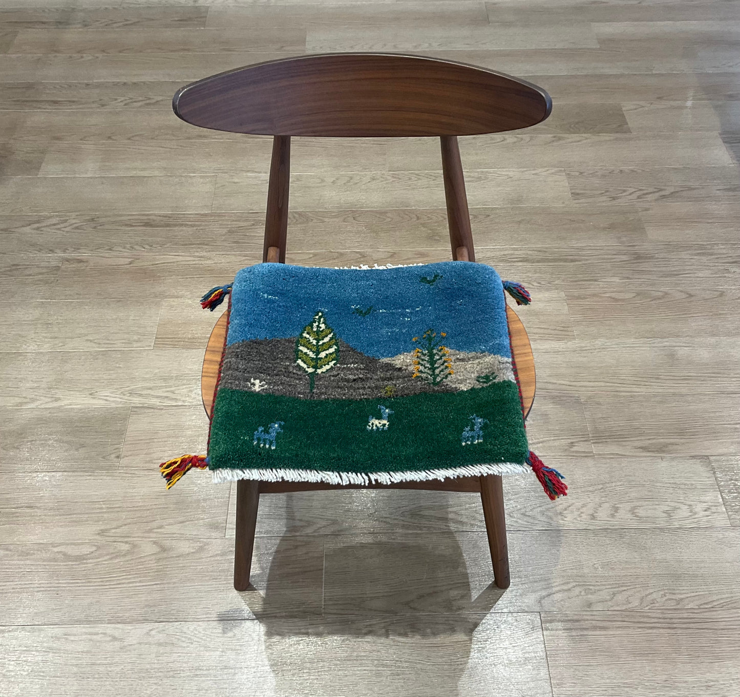 ギャッベ 42cm x 40cm Z40