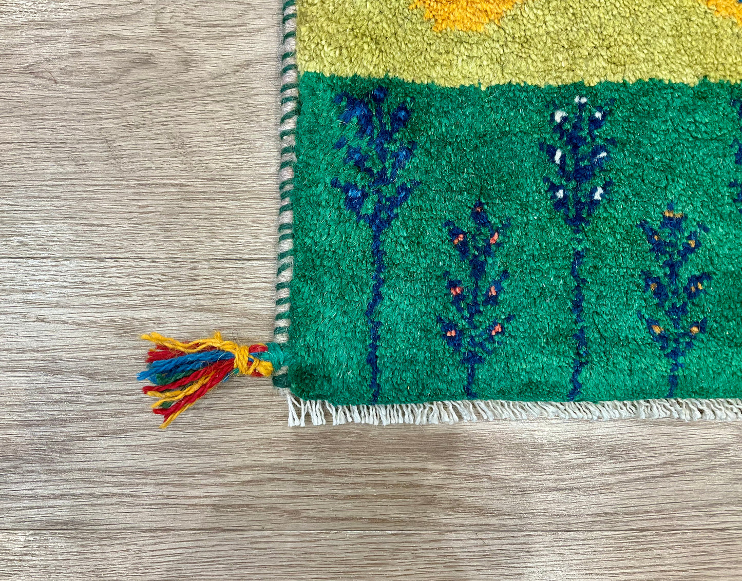 ギャッベ 41cm x 37cm Z913