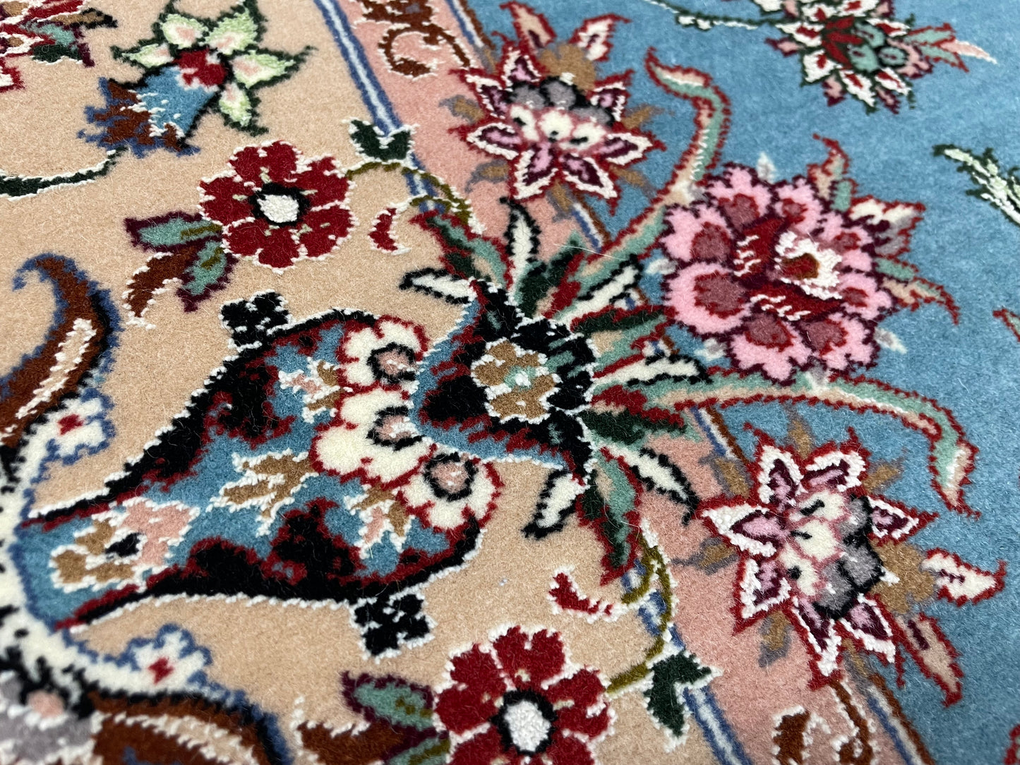 【オンライン限定】イスファハン ダーバリ工房 125cm x 85cm PS9391