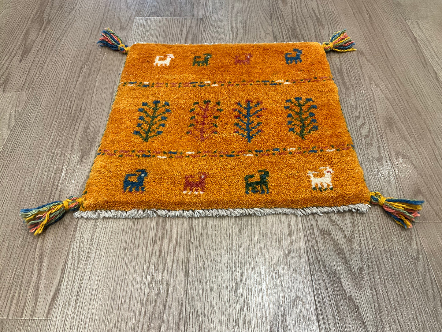 ギャッベ 40cm x 40cm AJ25938