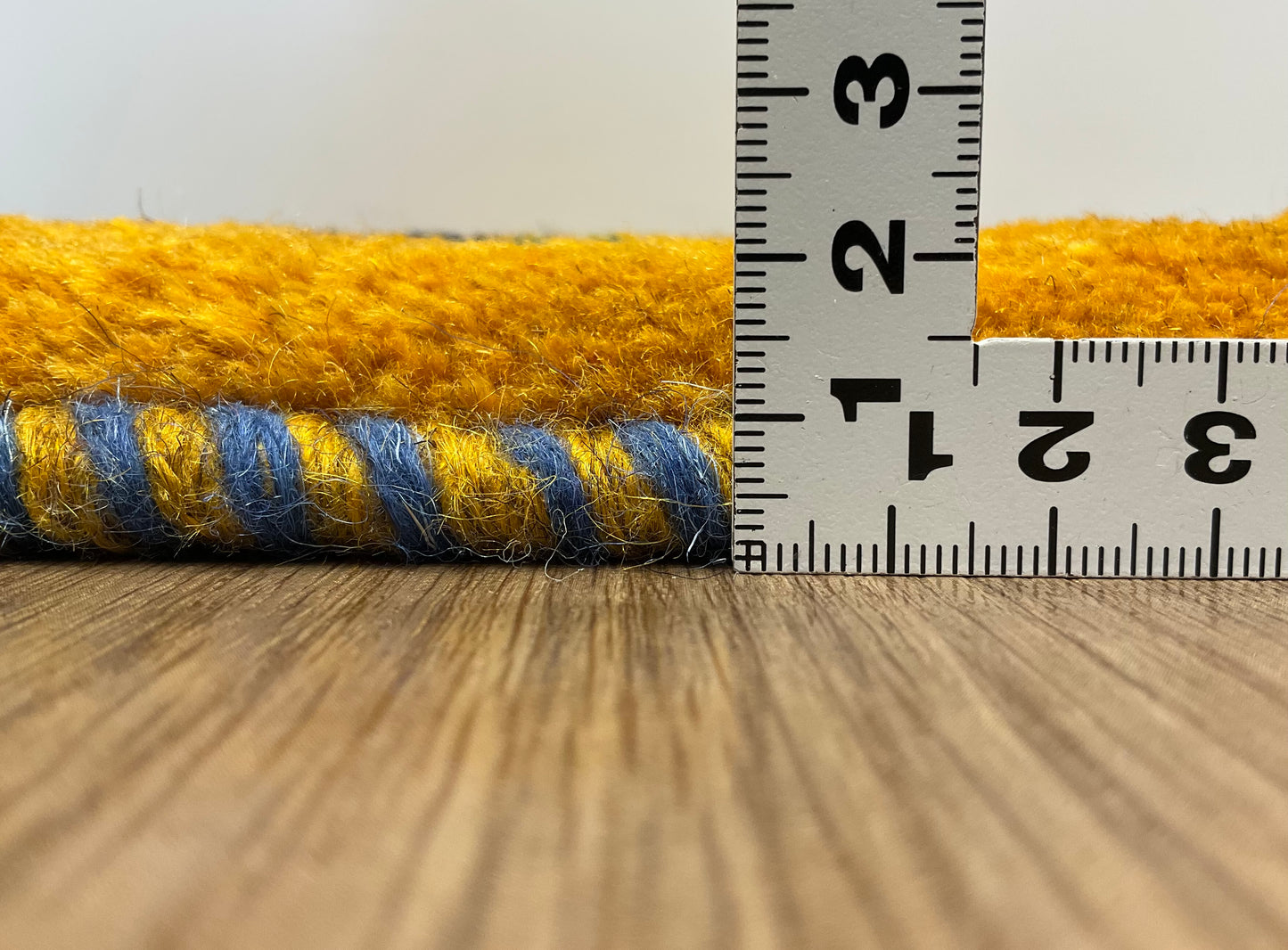 ギャッベ 44cm x 43cm Z703