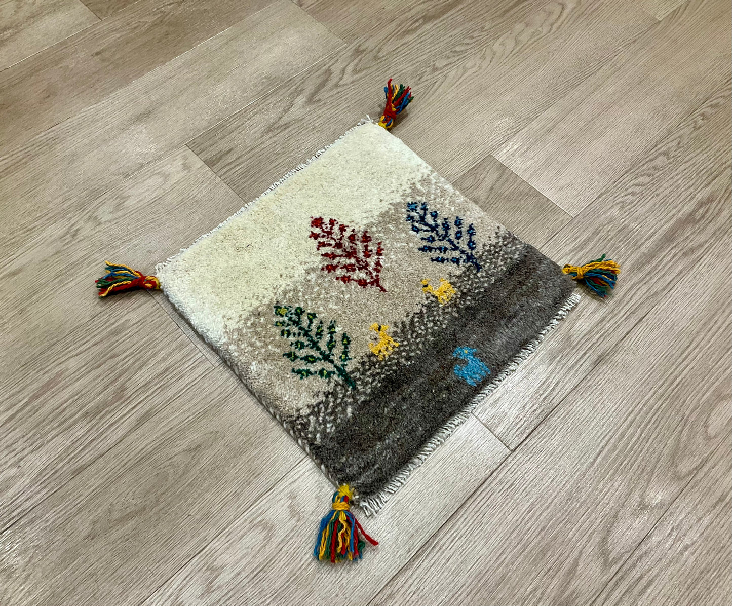 ギャッベ 38cm x 38cm Z145