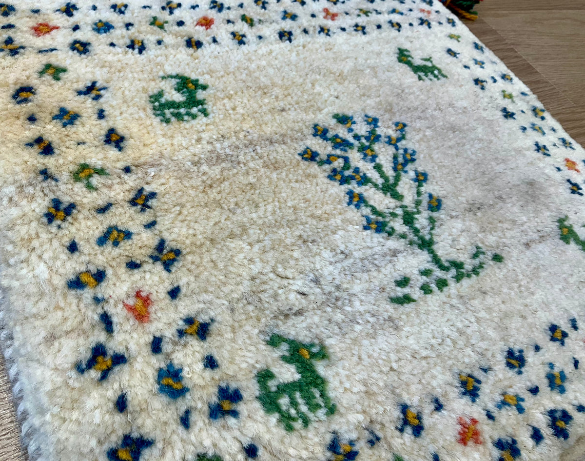 【福岡店】ギャッベ 41cm x 38cm Z3696