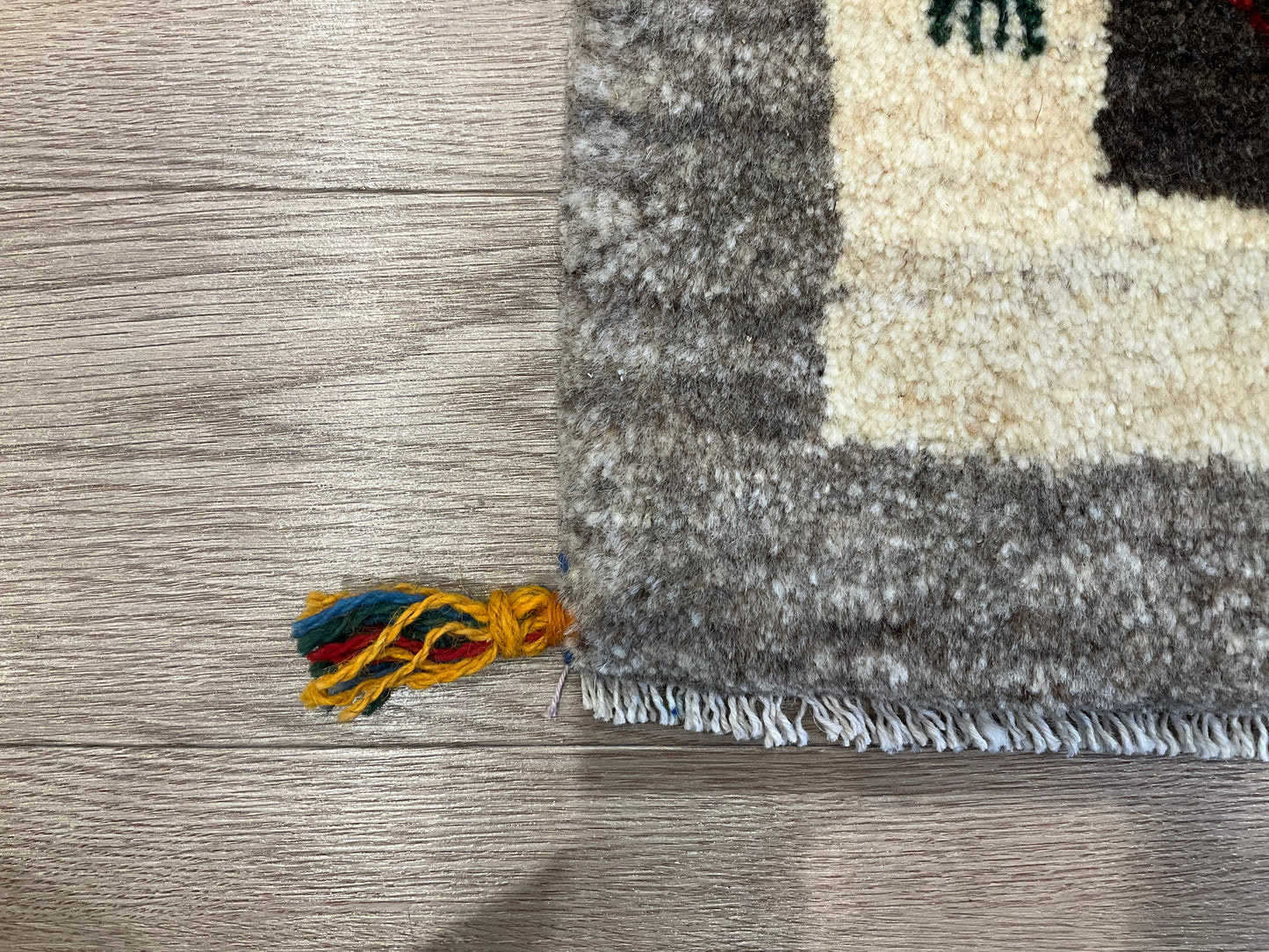 ギャッベ 42cm x 39cm Z1147