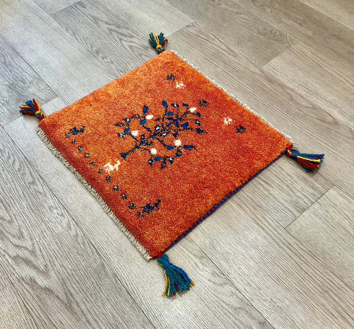 【福岡店】ギャッベ 43cm x 40cm Z2662