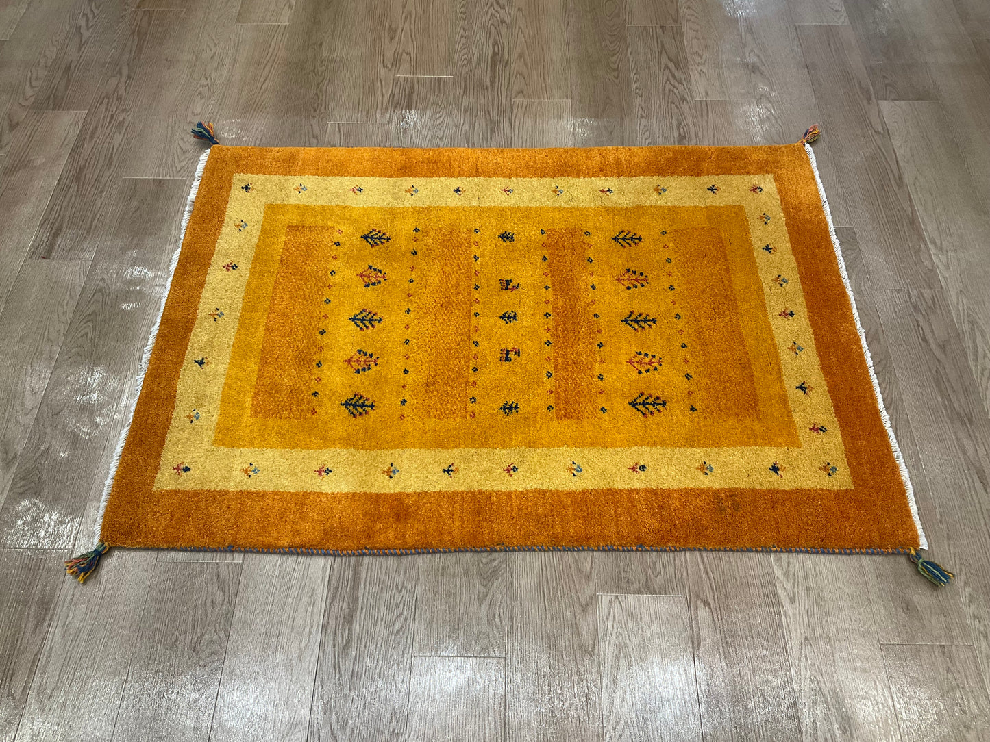 ギャッベ 145cm x 100cm RJ4702