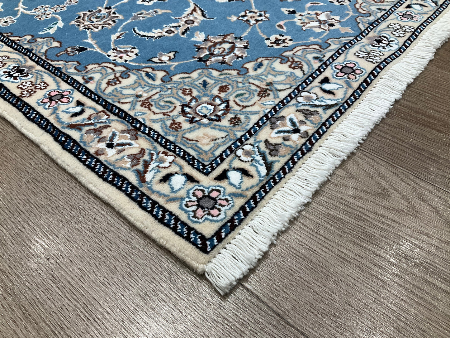 ナインシシラ 93cm x 65cm NT7574