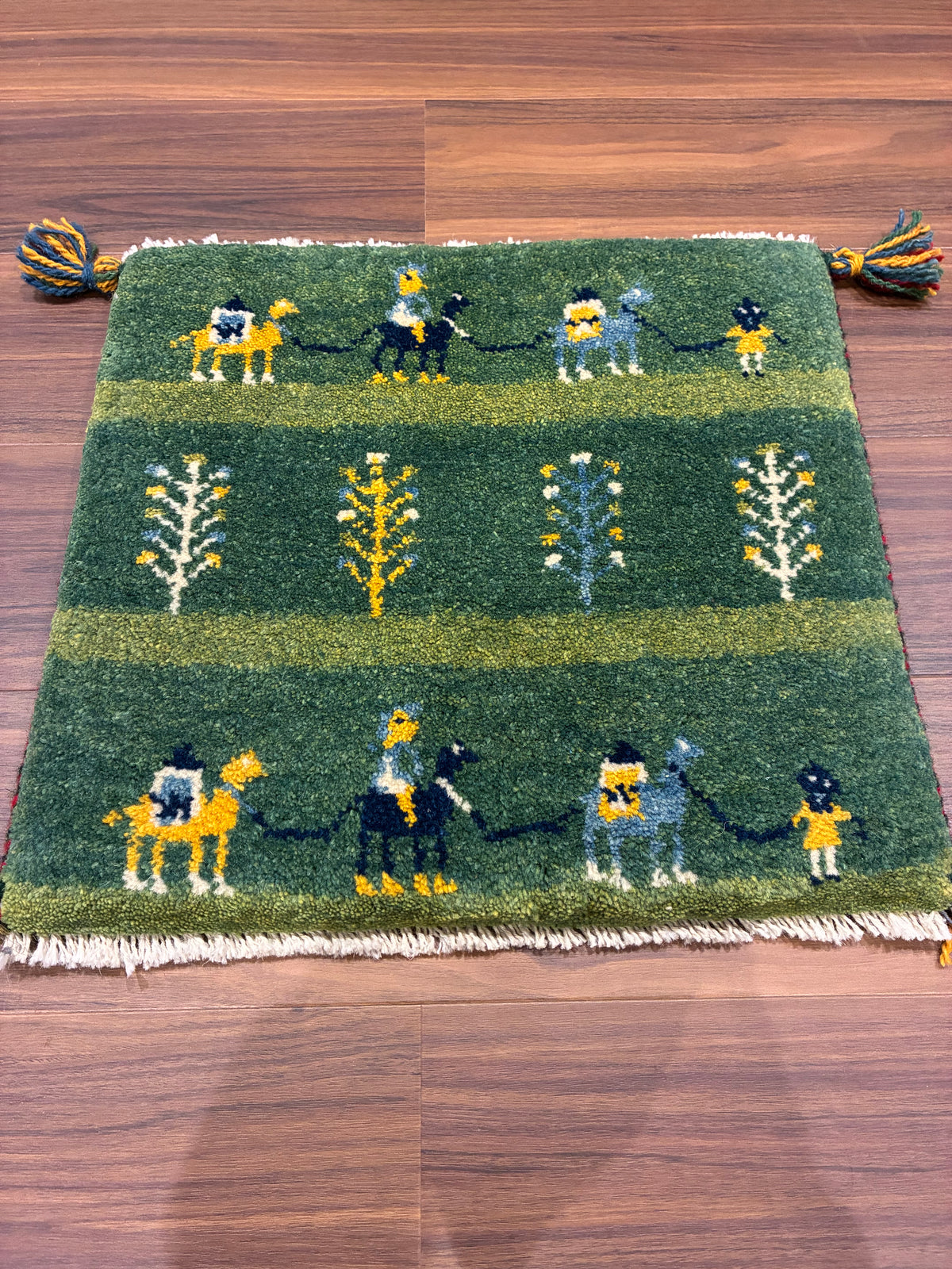 【千葉店】ギャッベ 43cm x 41cm Z3042