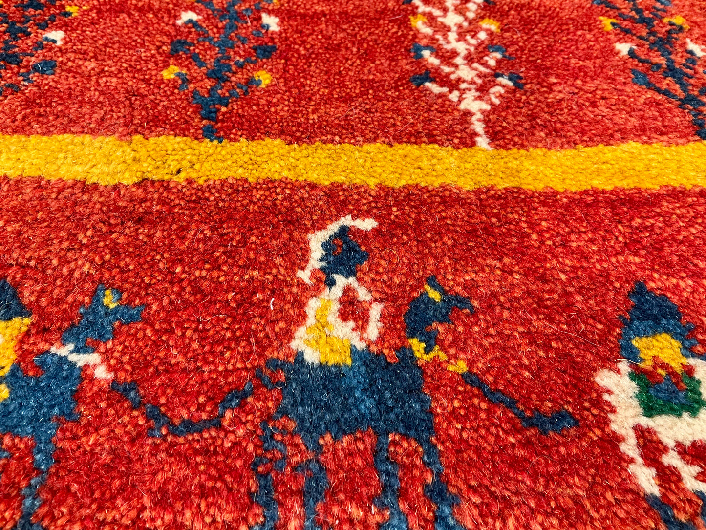 ギャッベ 45cm x 40cm Z2052