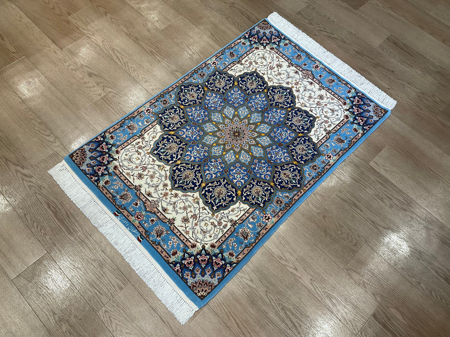 イスファハン ダーバリ工房 127cm x 86cm A22621
