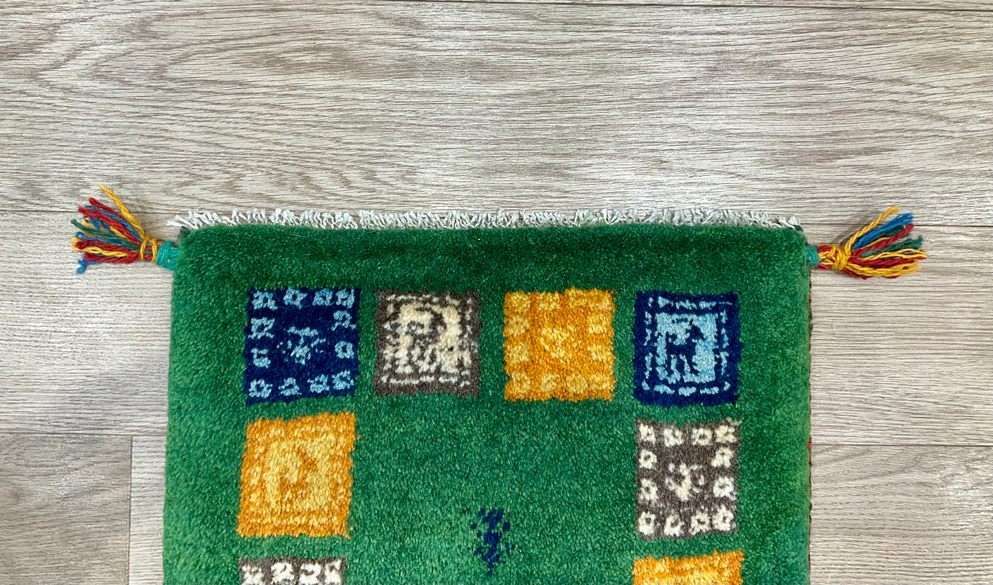 ギャッベ 43cm x 41cm Z968