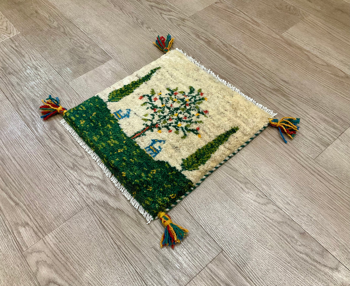 【福岡店】ギャッベ 37cm x 38cm Z3692