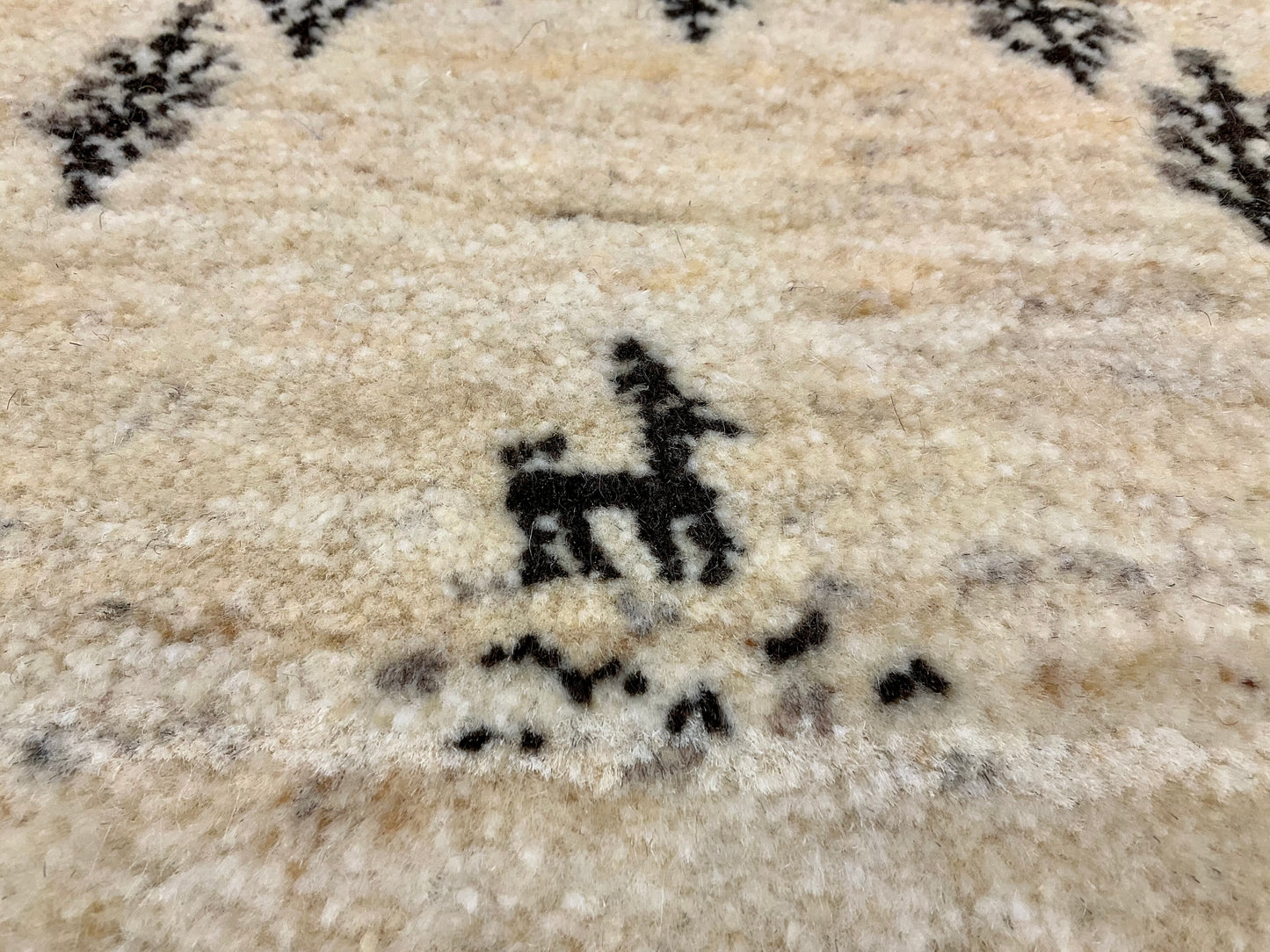 ギャッベ 41cm x 39cm T2008