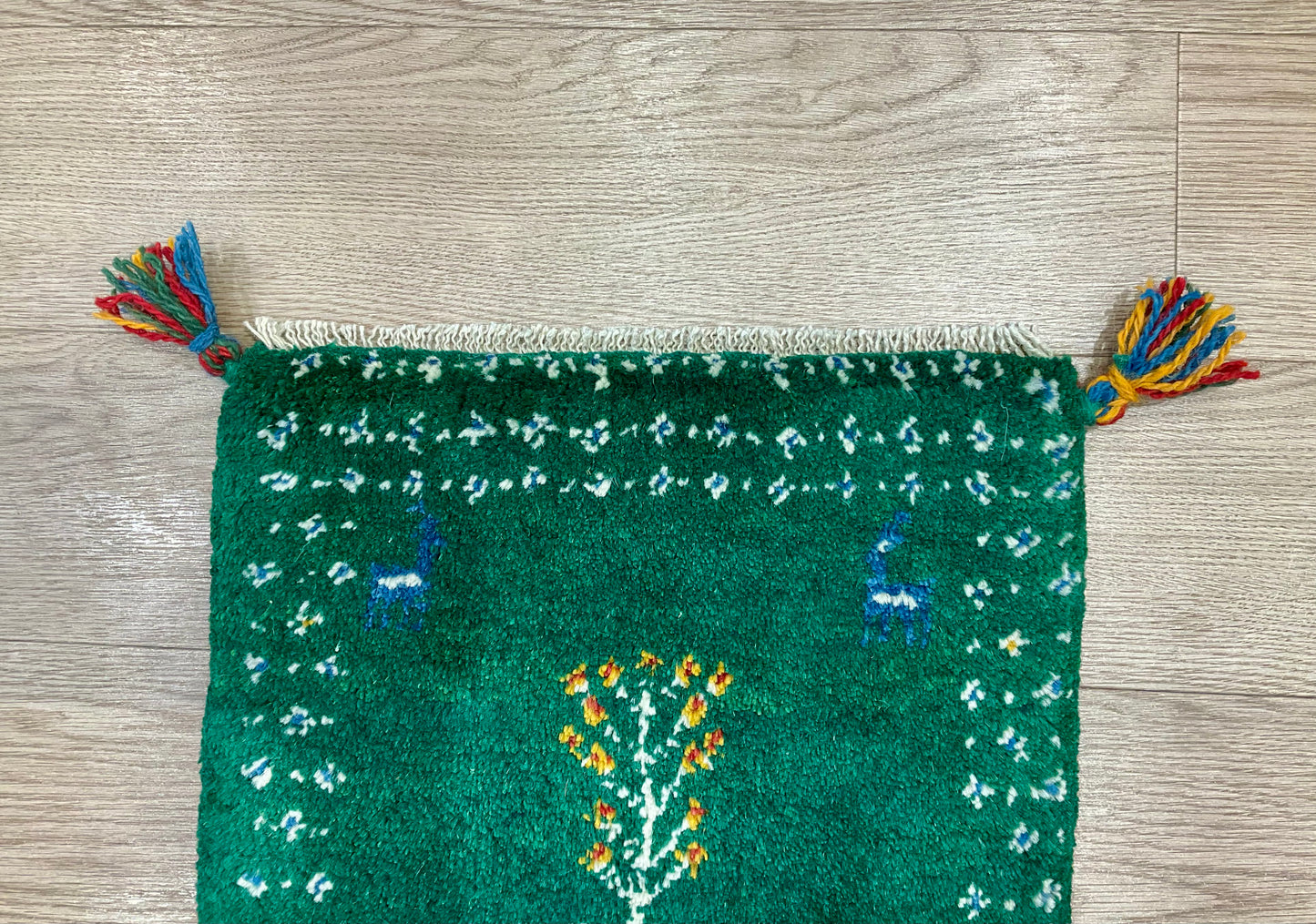 ギャッベ 40cm x 39cm Z964