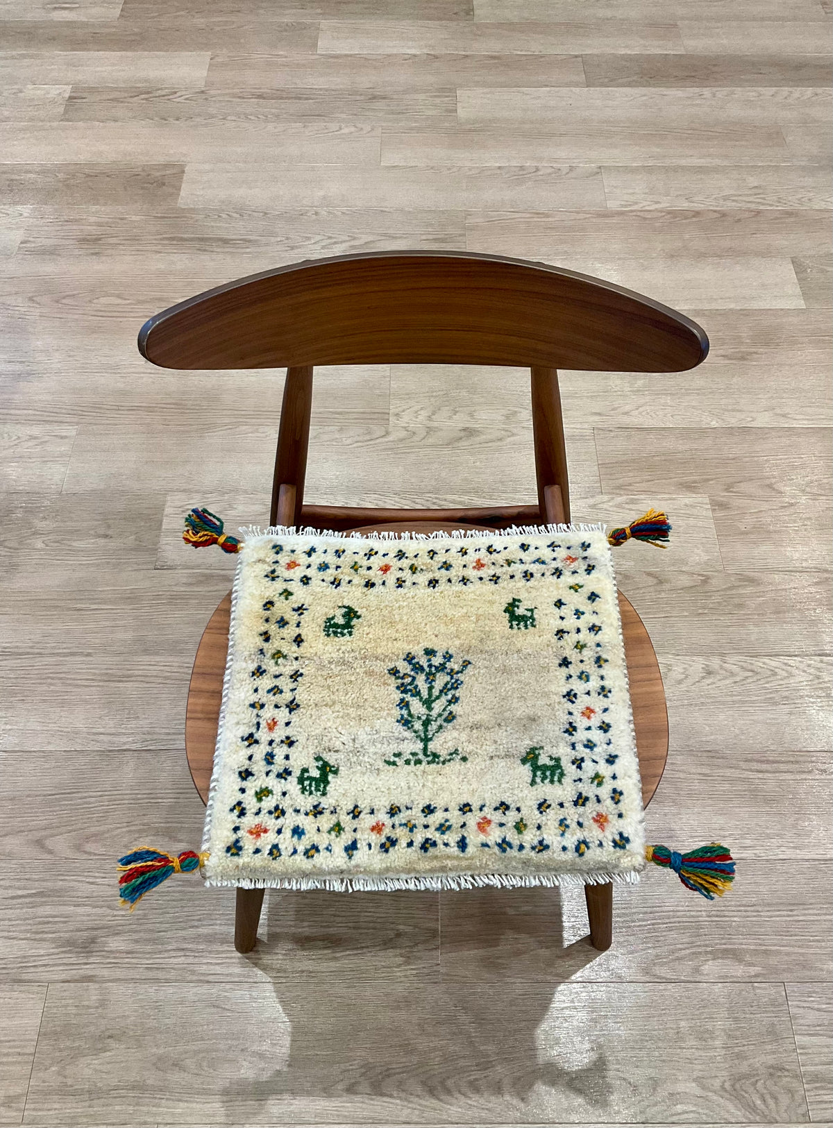 【福岡店】ギャッベ 41cm x 38cm Z3696