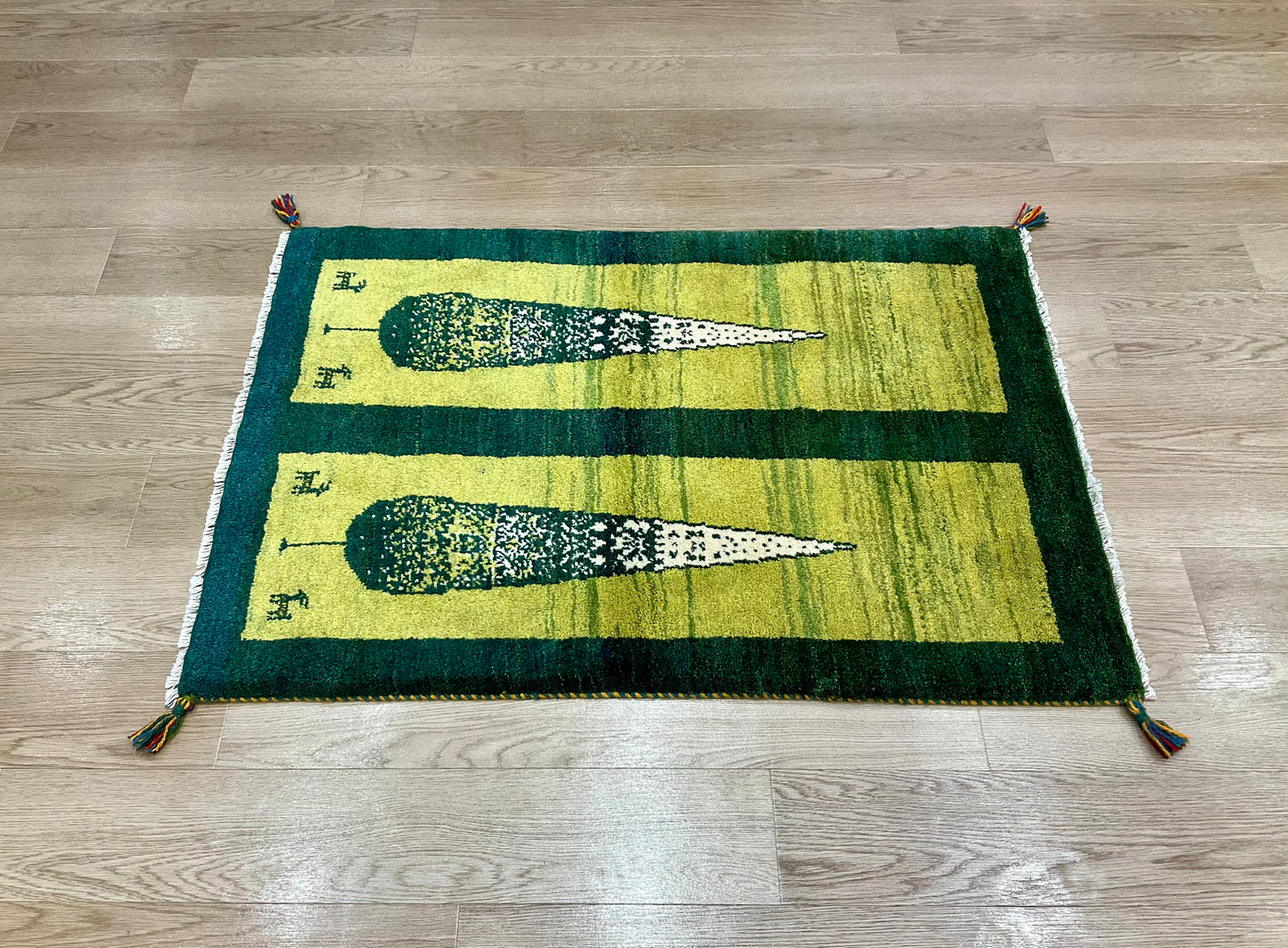 ギャッベ 120cm x 83cm RJ10355