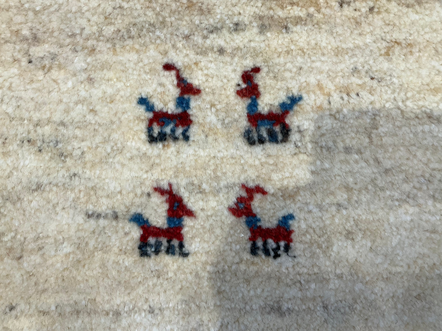 ギャッベ 41cm x 40cm T4457