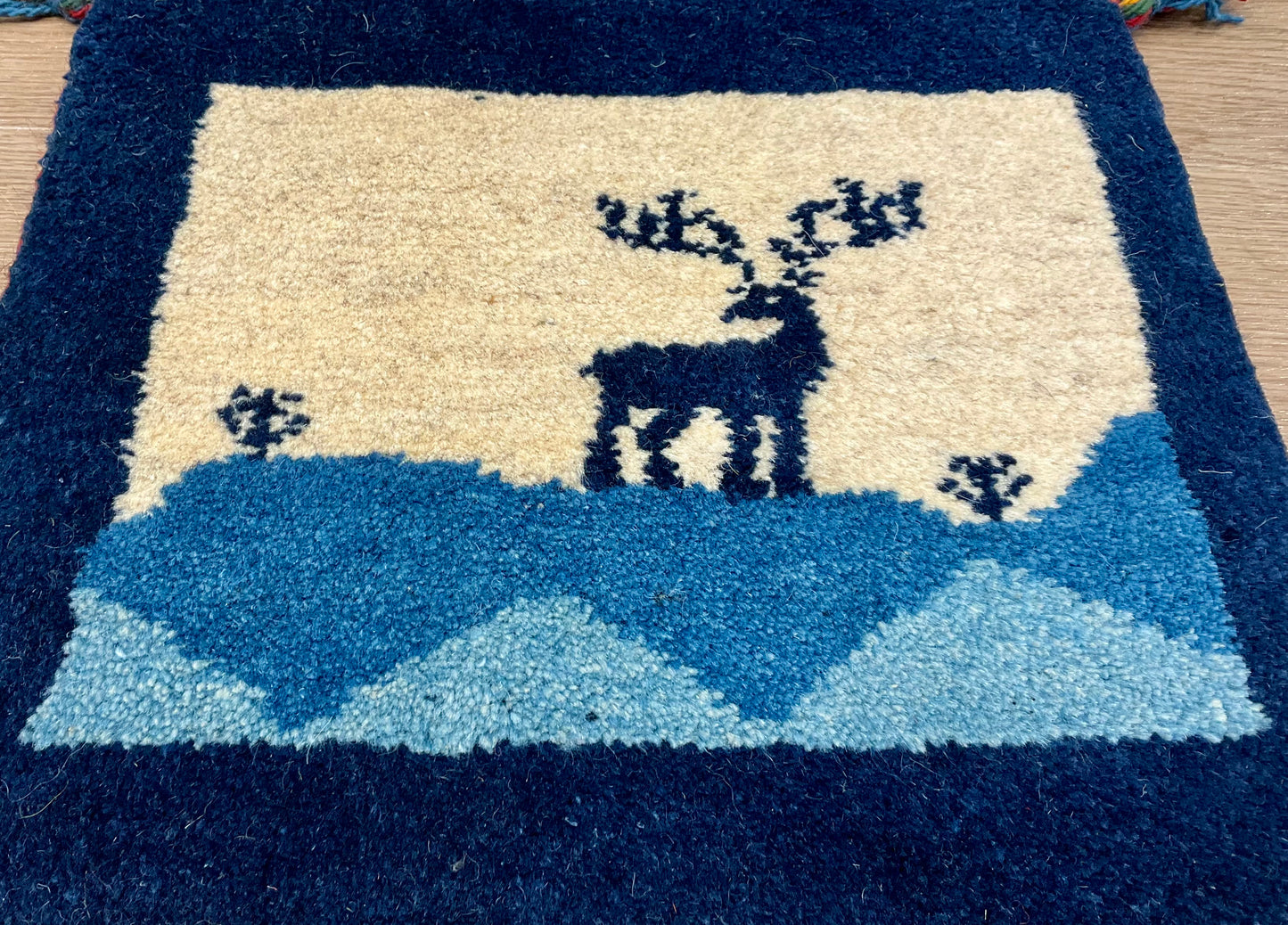 ギャッベ 42cm x 39cm T9981