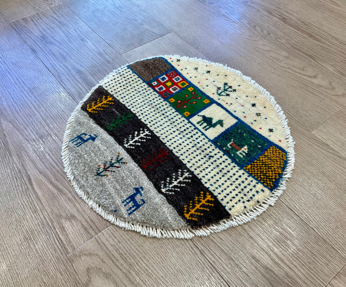ギャッベ アマレバフト 43cm x 40cm AJ27572