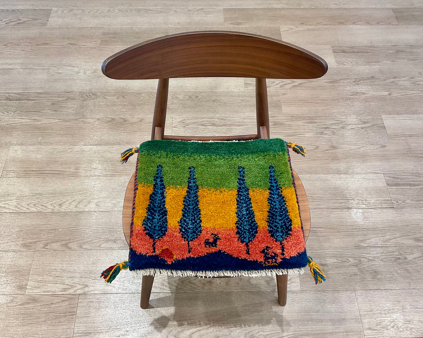 ギャッベ 43cm x 39cm Z854