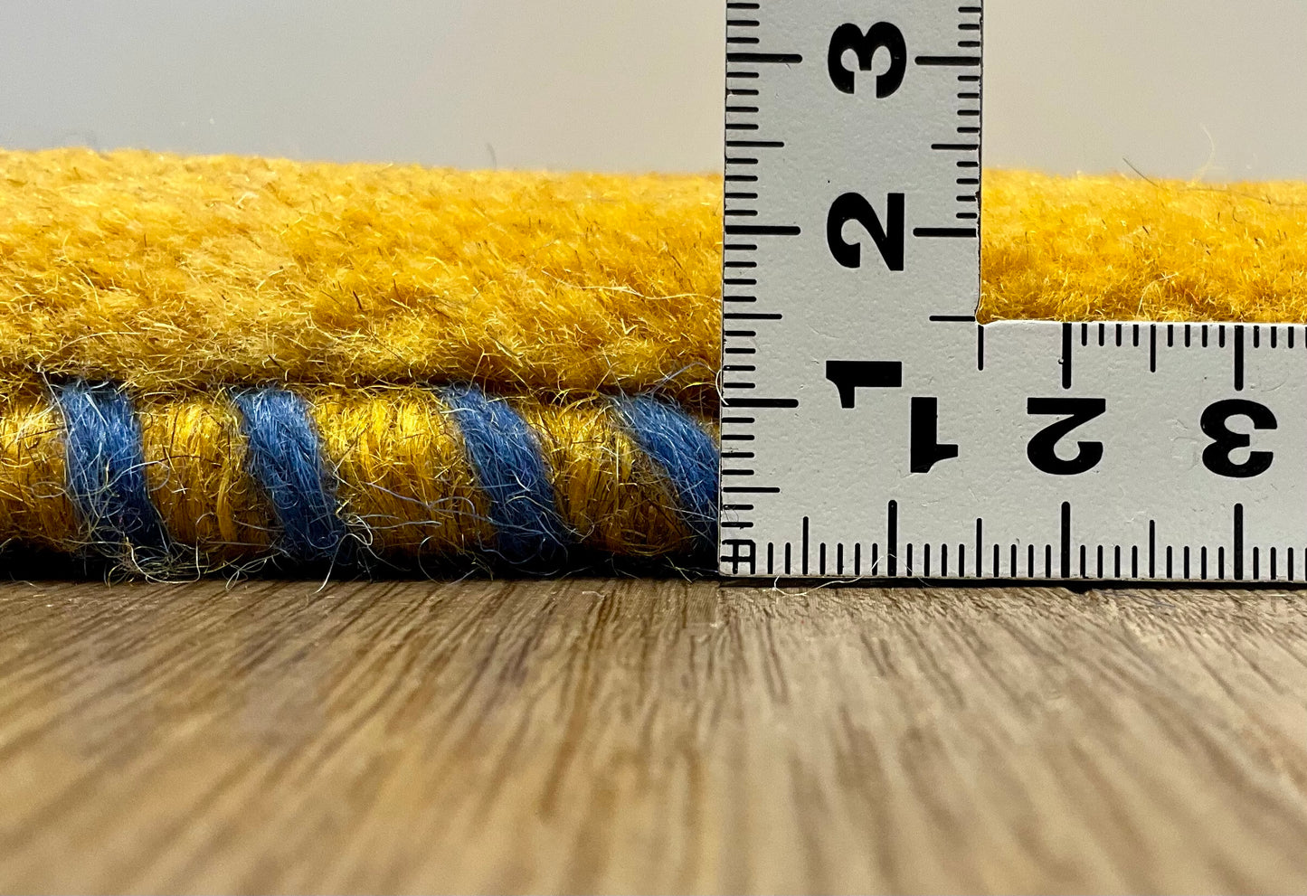 ギャッベ 43cm x 39cm Z712