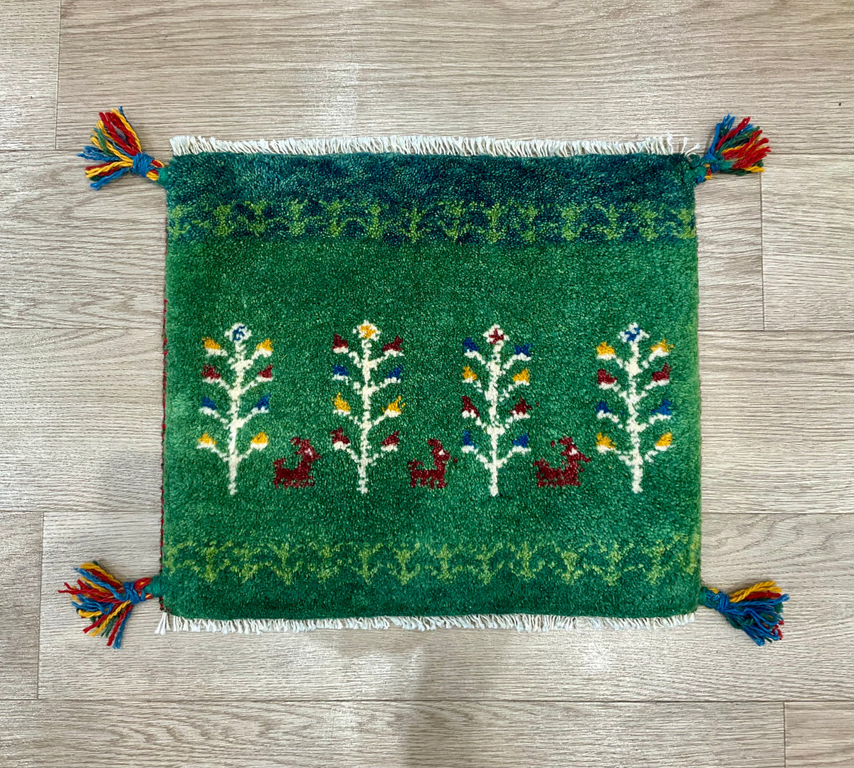 【福岡店】ギャッベ 45cm x 39cm T9684