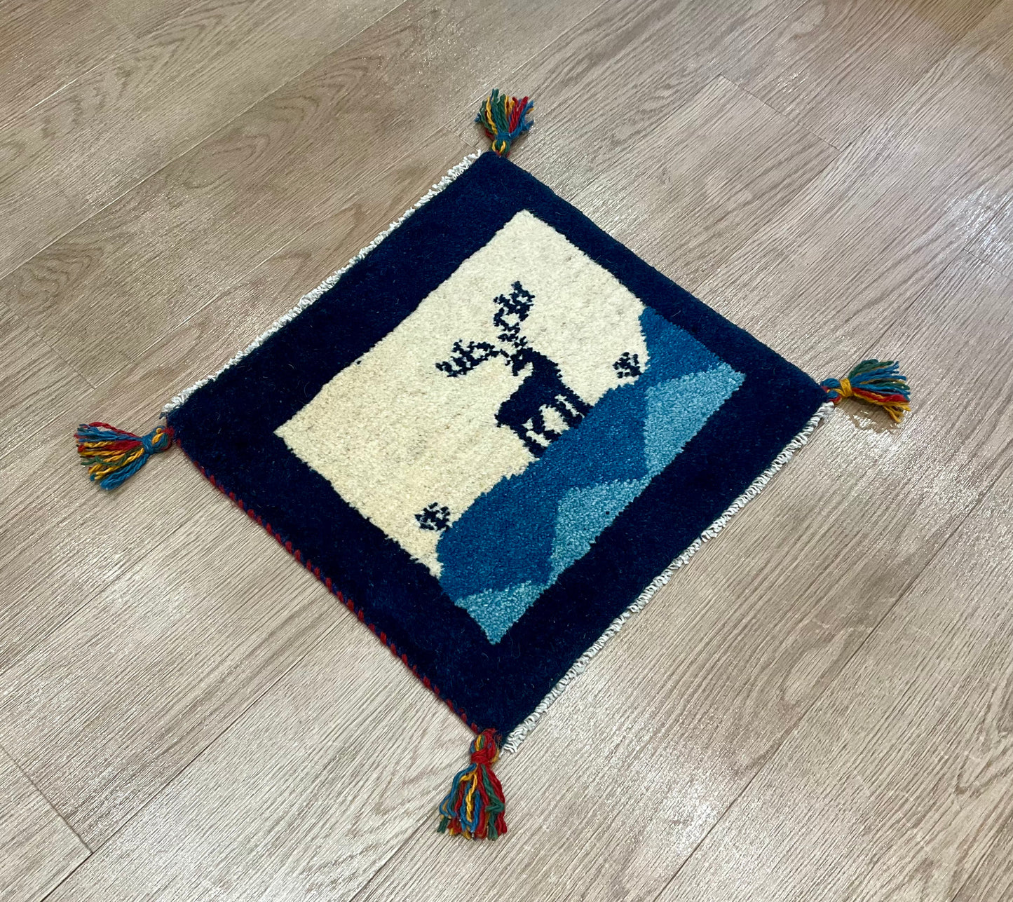 ギャッベ 42cm x 39cm T9981