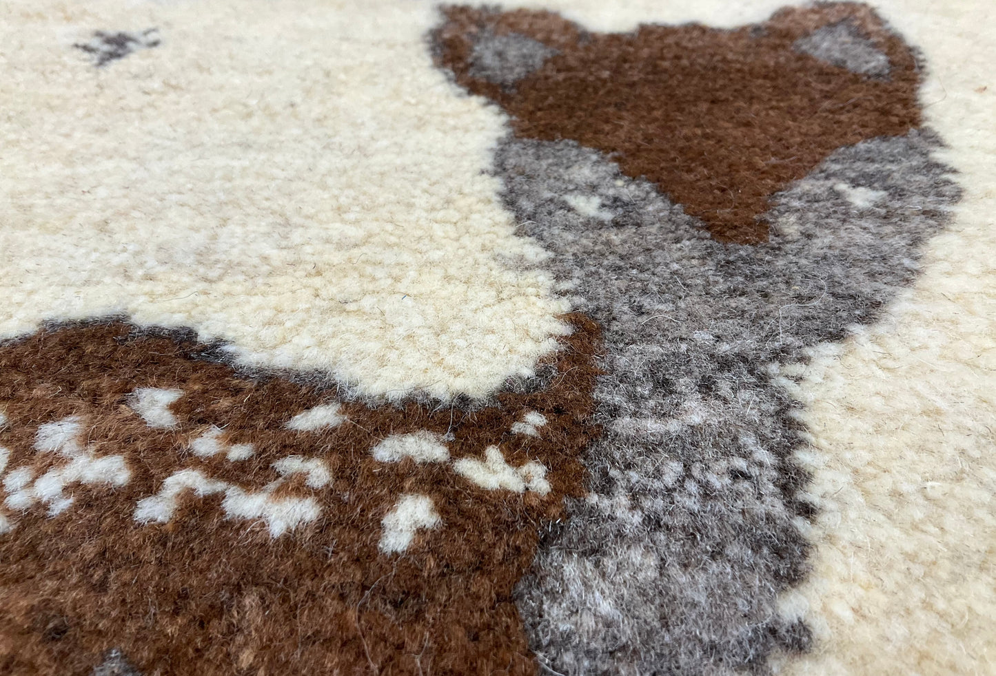 ギャッベ 41cm x 40cm Z1533