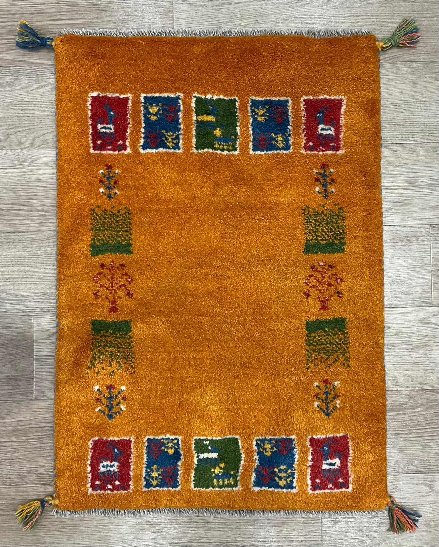 ギャッベ 87cm x 60cm RJ4382