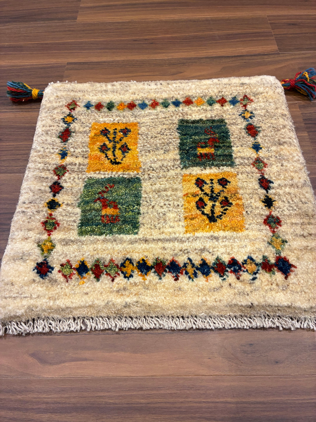 【千葉店】ギャッベ 45cm x 44cm T3338