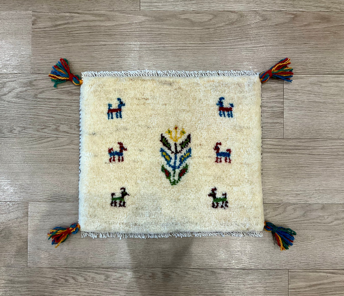 【福岡店】ギャッベ 43cm x 37cm Z3680