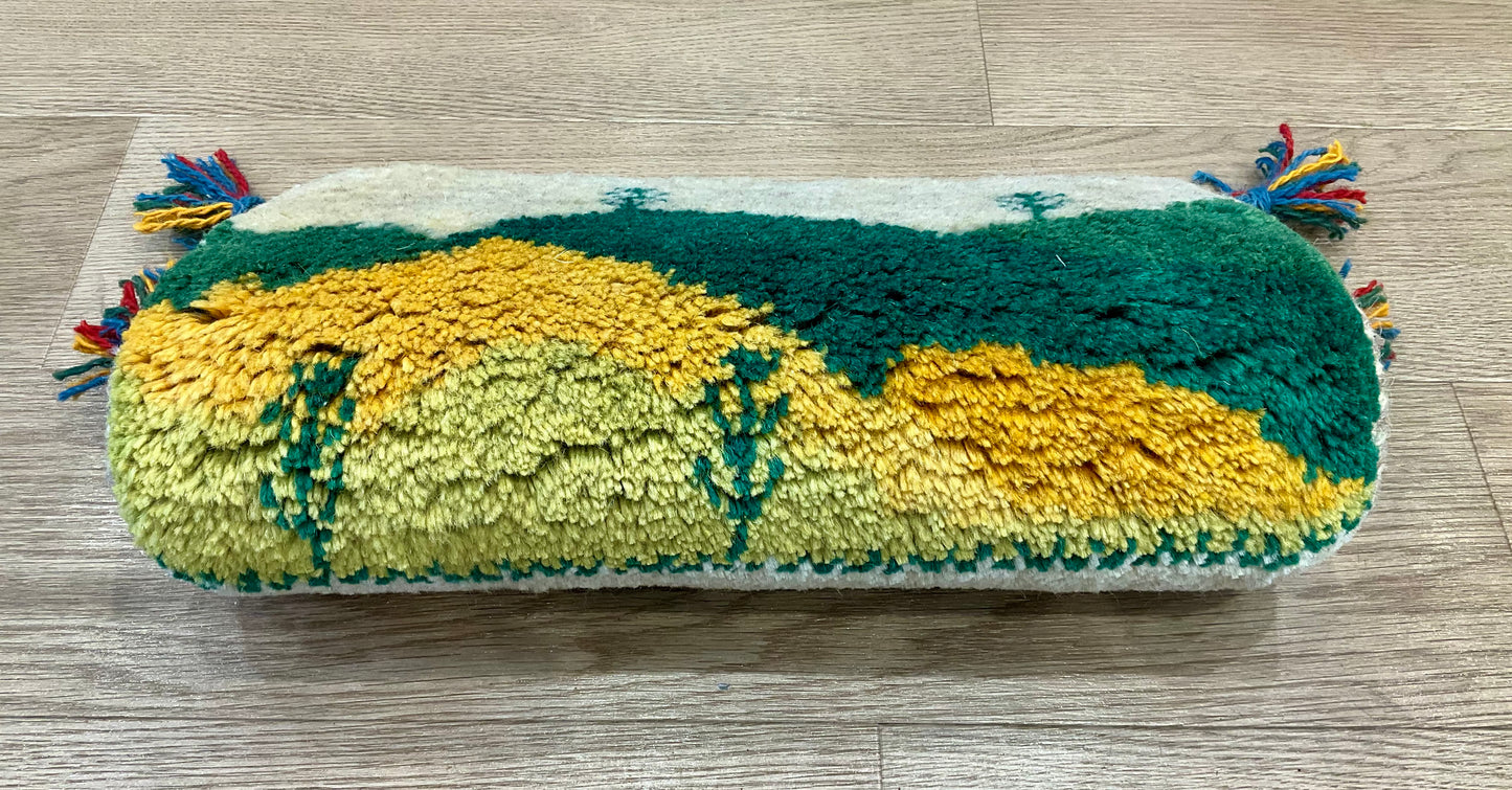 ギャッベ 42cm x 38cm Z436