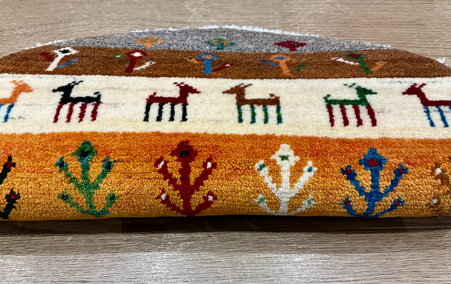 ギャッベ アマレバフト 40cm x 39cm T2185