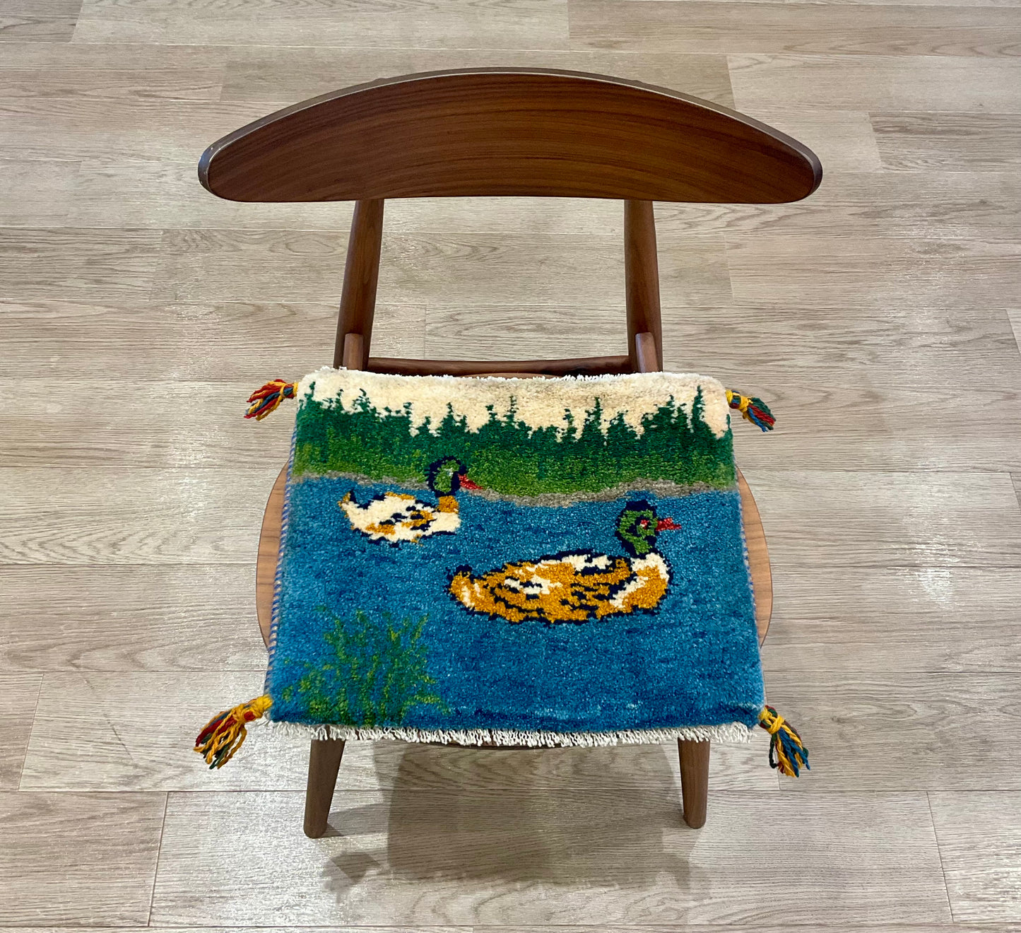 ギャッベ 44cm x 39cm Z827