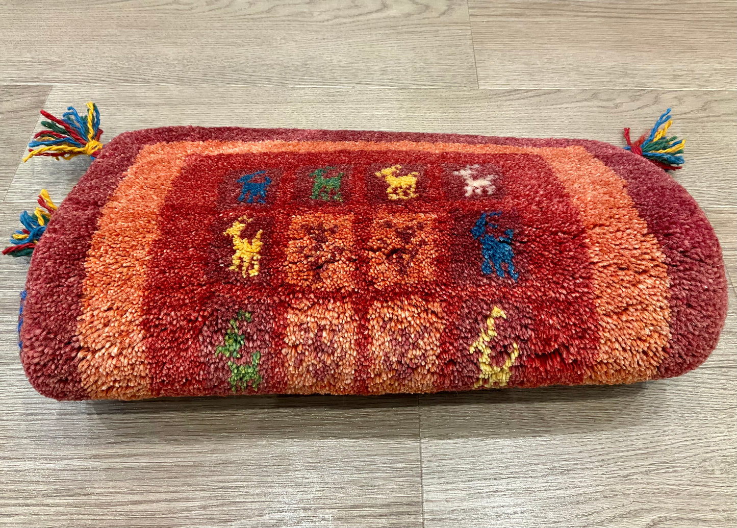 ギャッベ 44cm x 40cm Z519