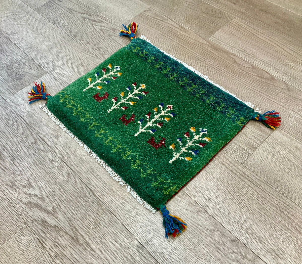 【福岡店】ギャッベ 45cm x 39cm T9684