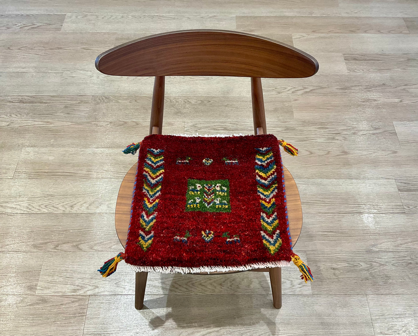 ギャッベ 40cm x 40cm Z486