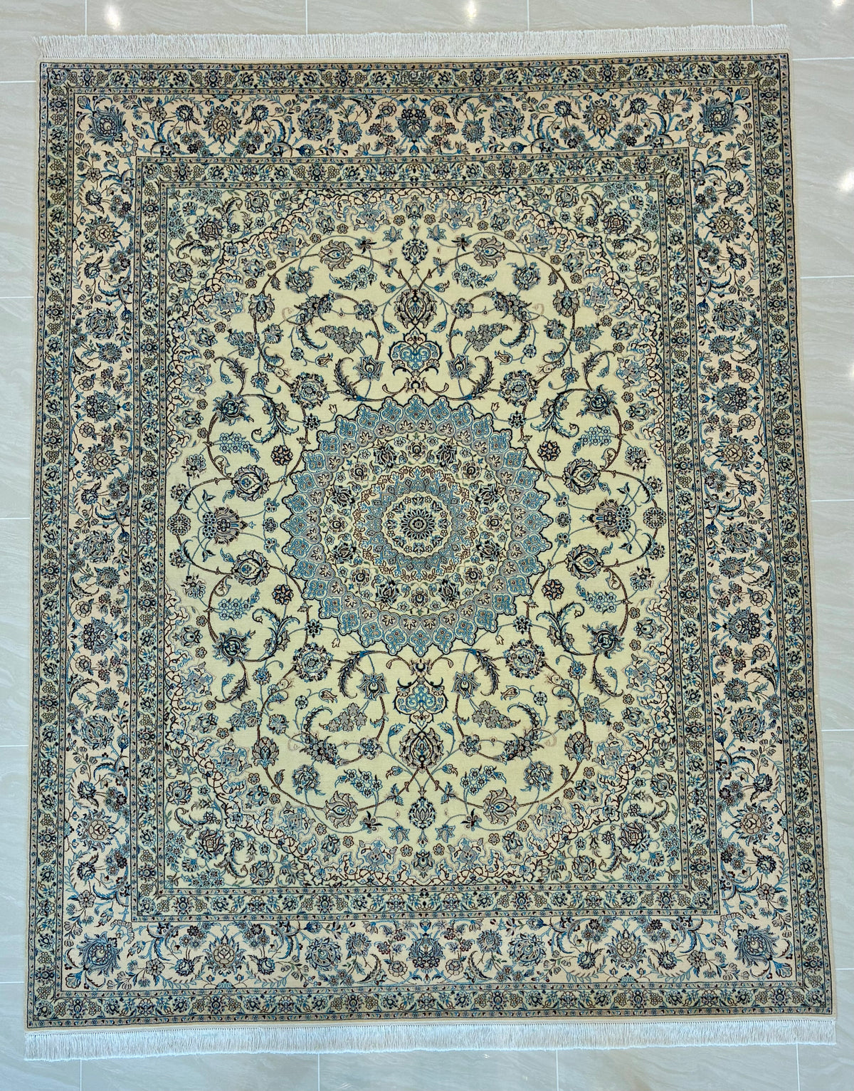 【オンライン限定】 ナイン・シシラ ハビビアン工房　 258cm x 205cm PS13001