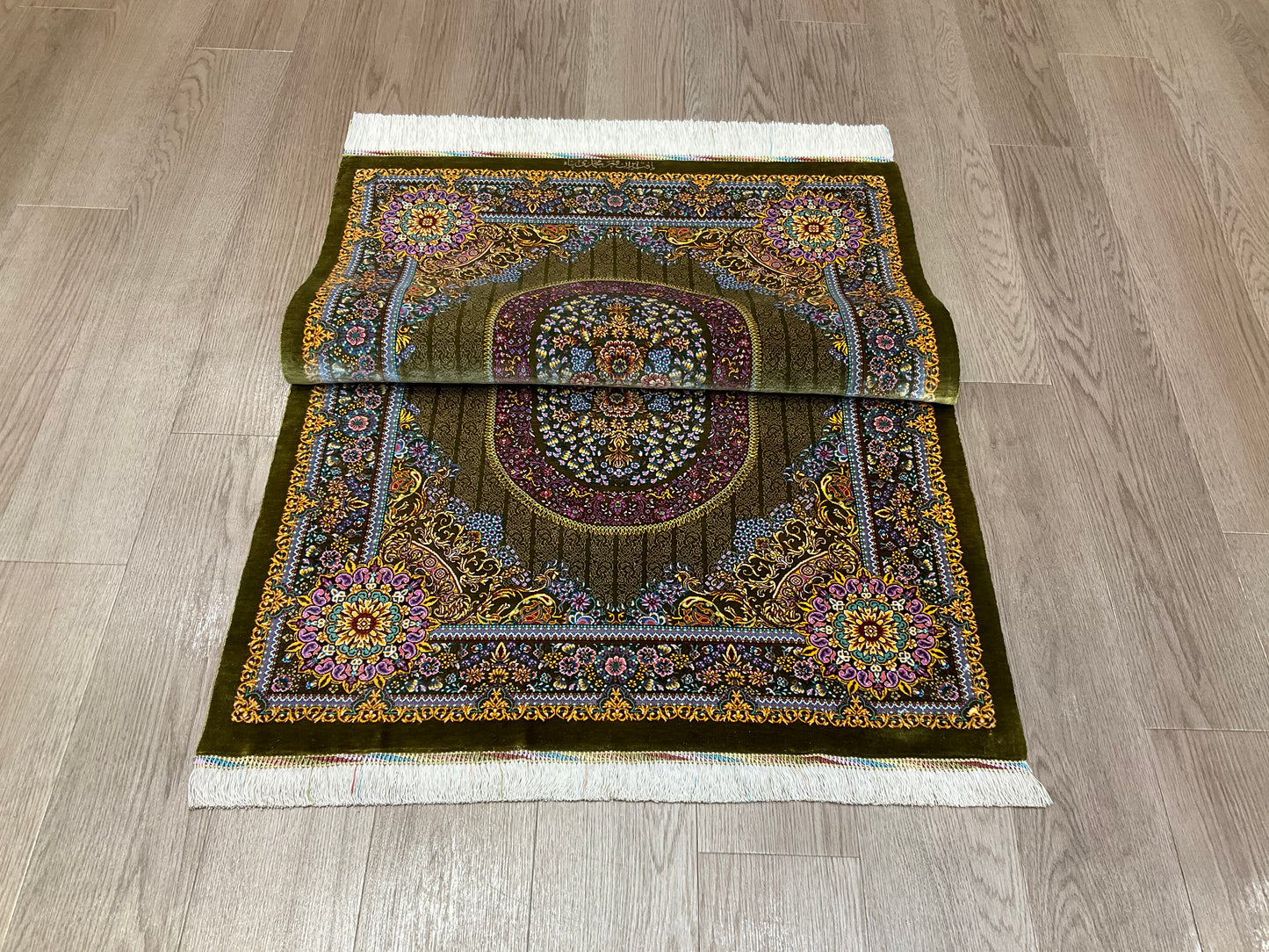 クム   モハンマディバナ工房 123cm x 81cm JM75
