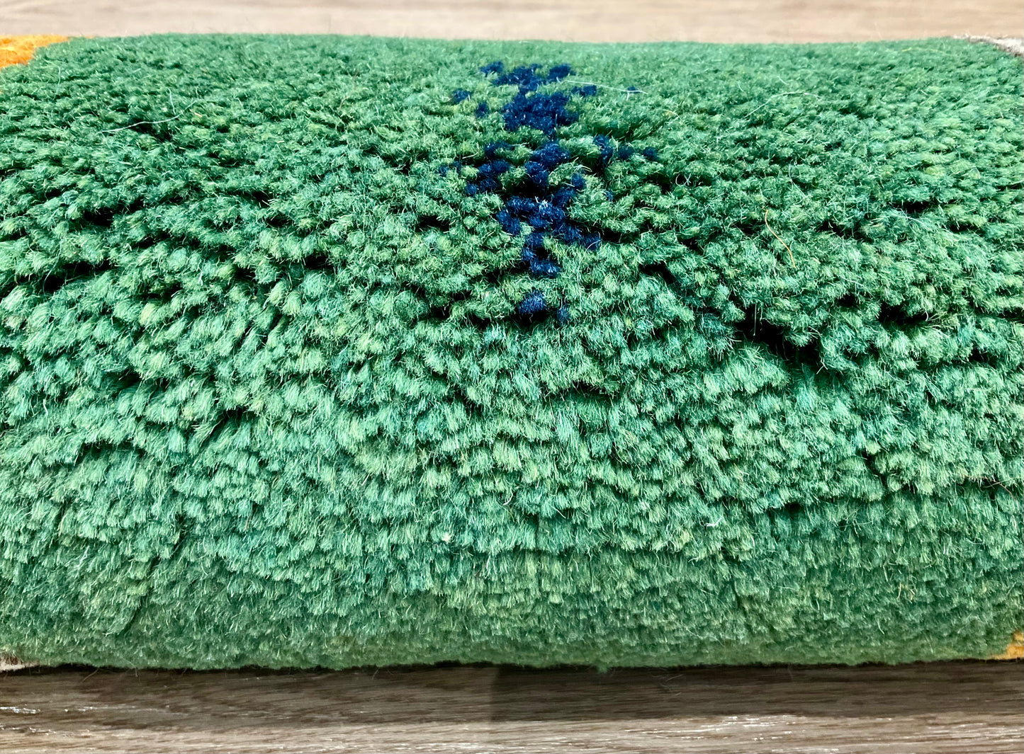 ギャッベ 43cm x 41cm Z968