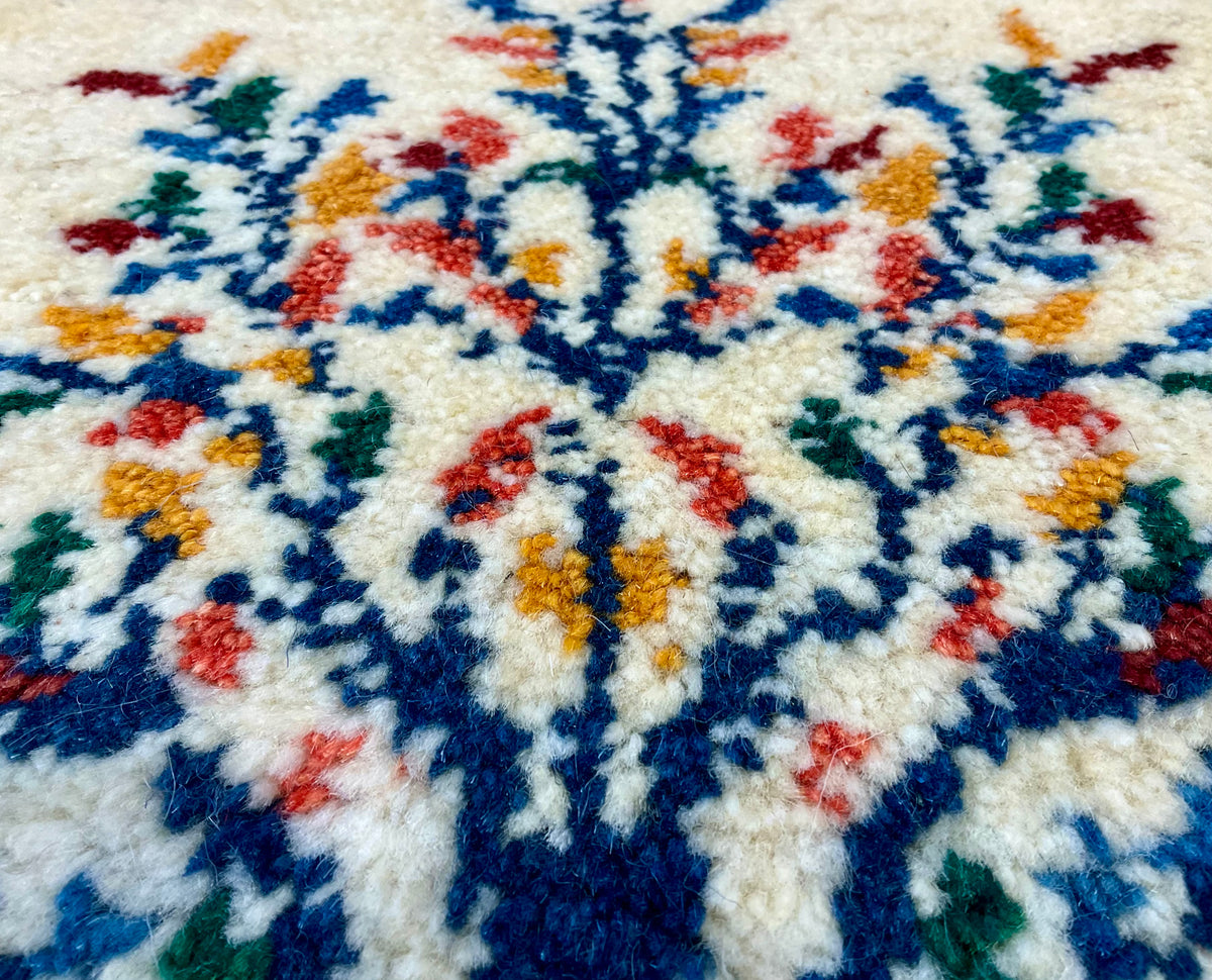 【福岡店】ギャッベ 42cm x 41cm Z3685