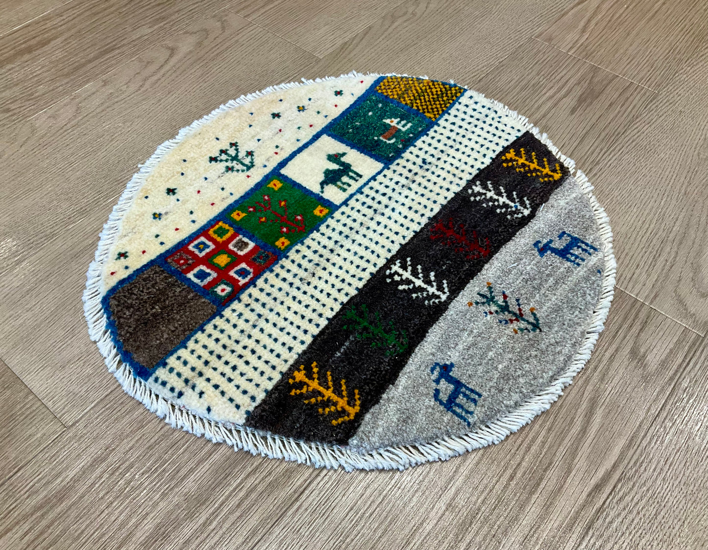 ギャッベ アマレバフト 43cm x 40cm AJ27572