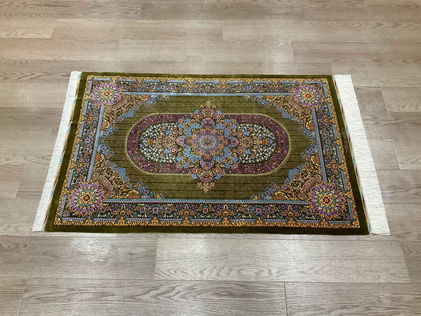 クム   モハンマディバナ工房 123cm x 81cm JM75