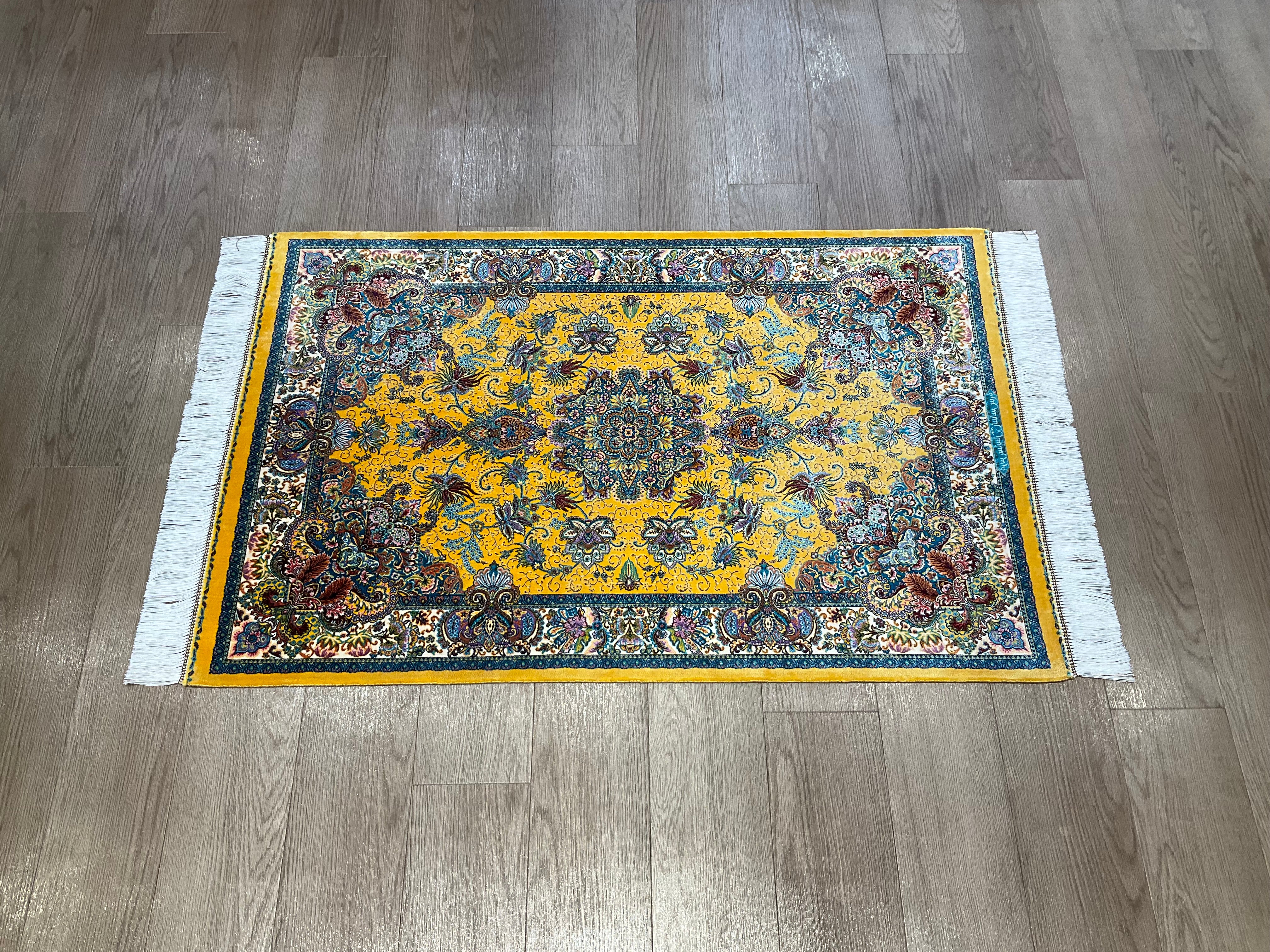 ペルシャ絨毯　クムシルク　80cm×120cm ペルシャ絨毯 クム産 シルク 約80cm x 120cm｜SATHI RUGS