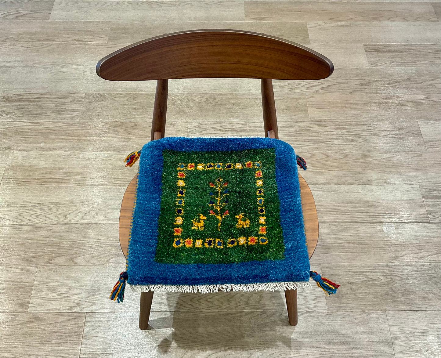 ギャッベ 42cm x 42cm Z786