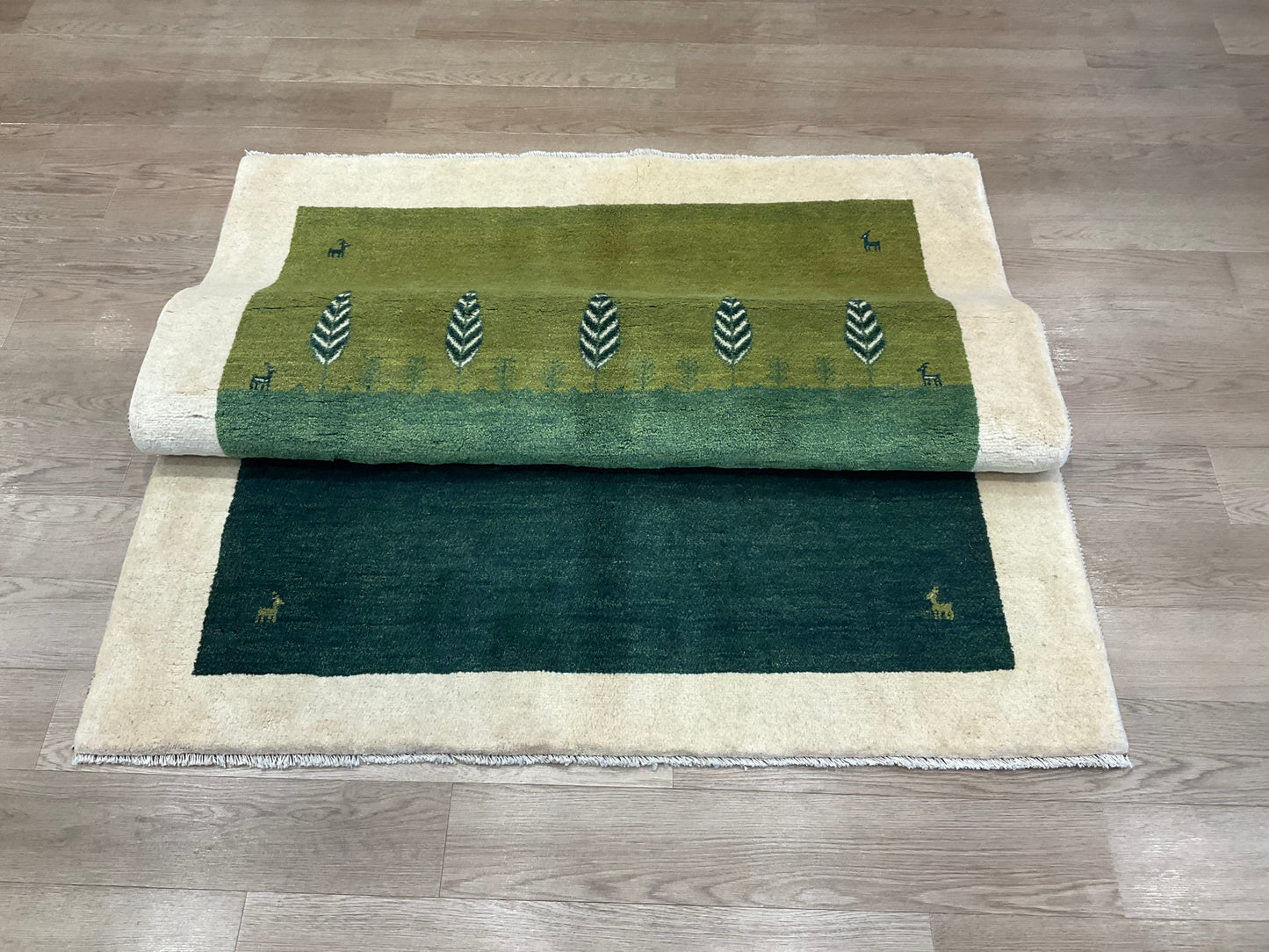 ギャッベ  200cm x 153cm RJ10686