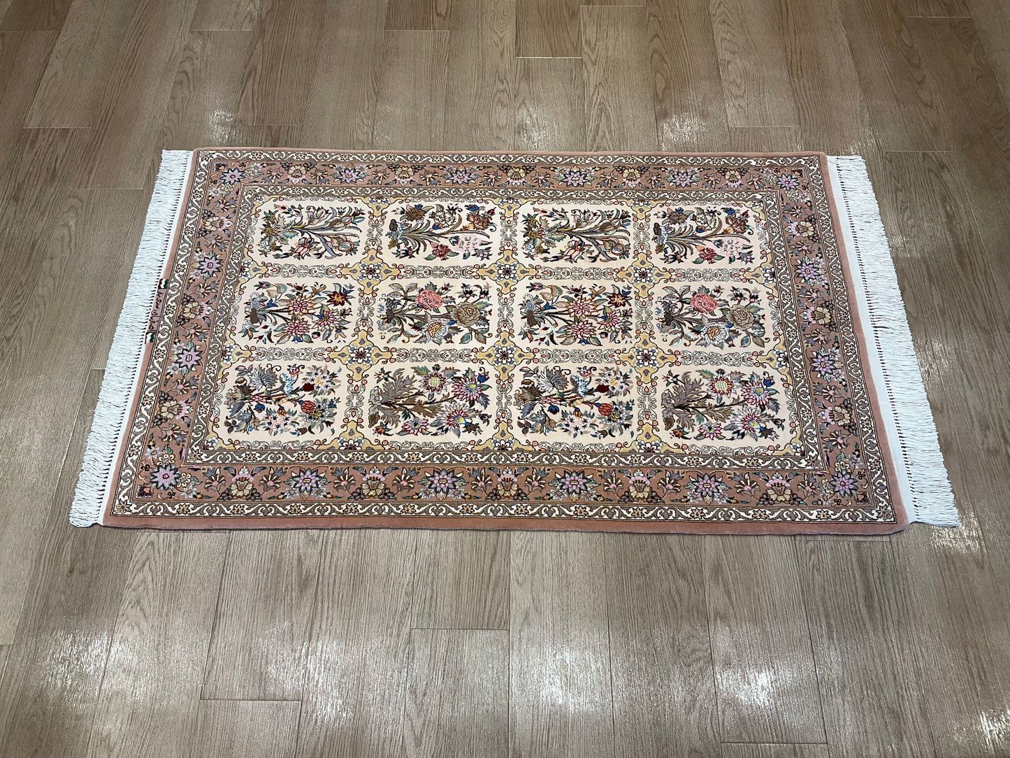 イスファハン サイード工房 132cm x 85cm A22622
