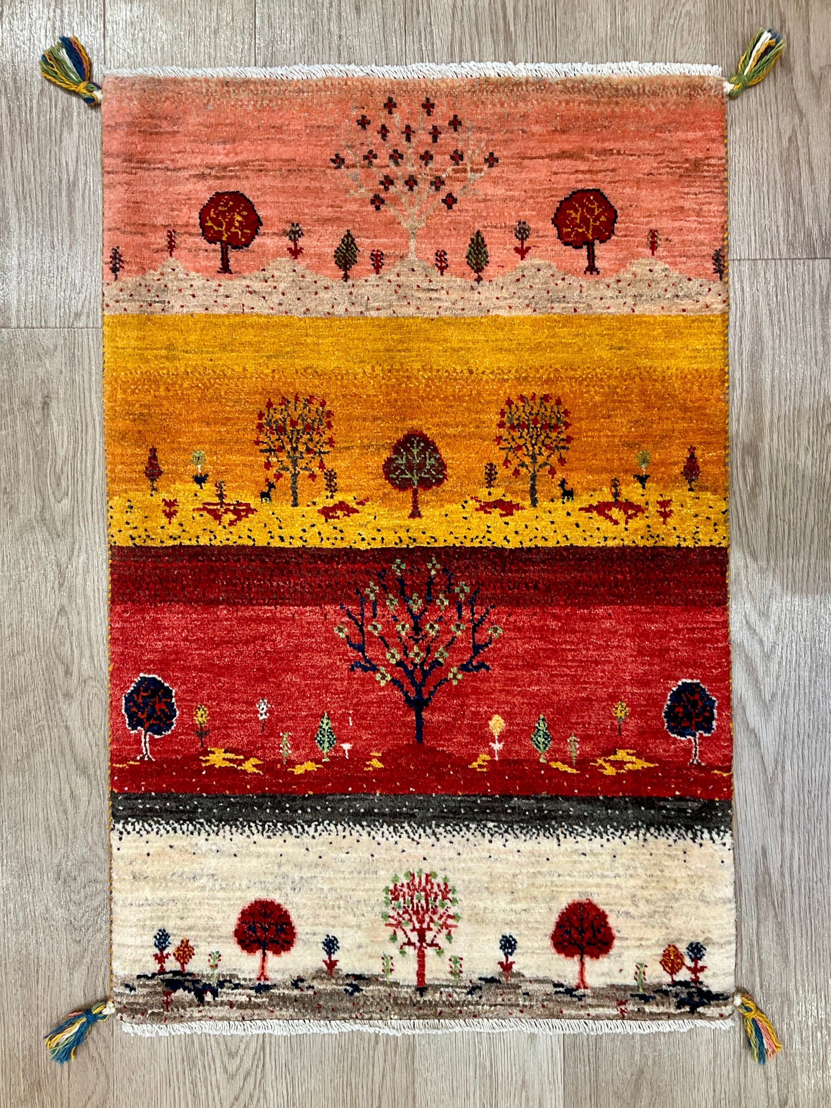カシュクリギャッベ 96cm x 64cm RJ11033 – ペルシャ絨毯専門店