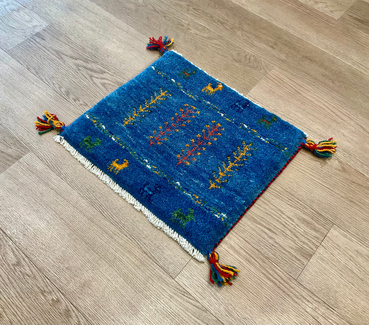 【福岡店】ギャッベ 44cm x 39cm Z3313
