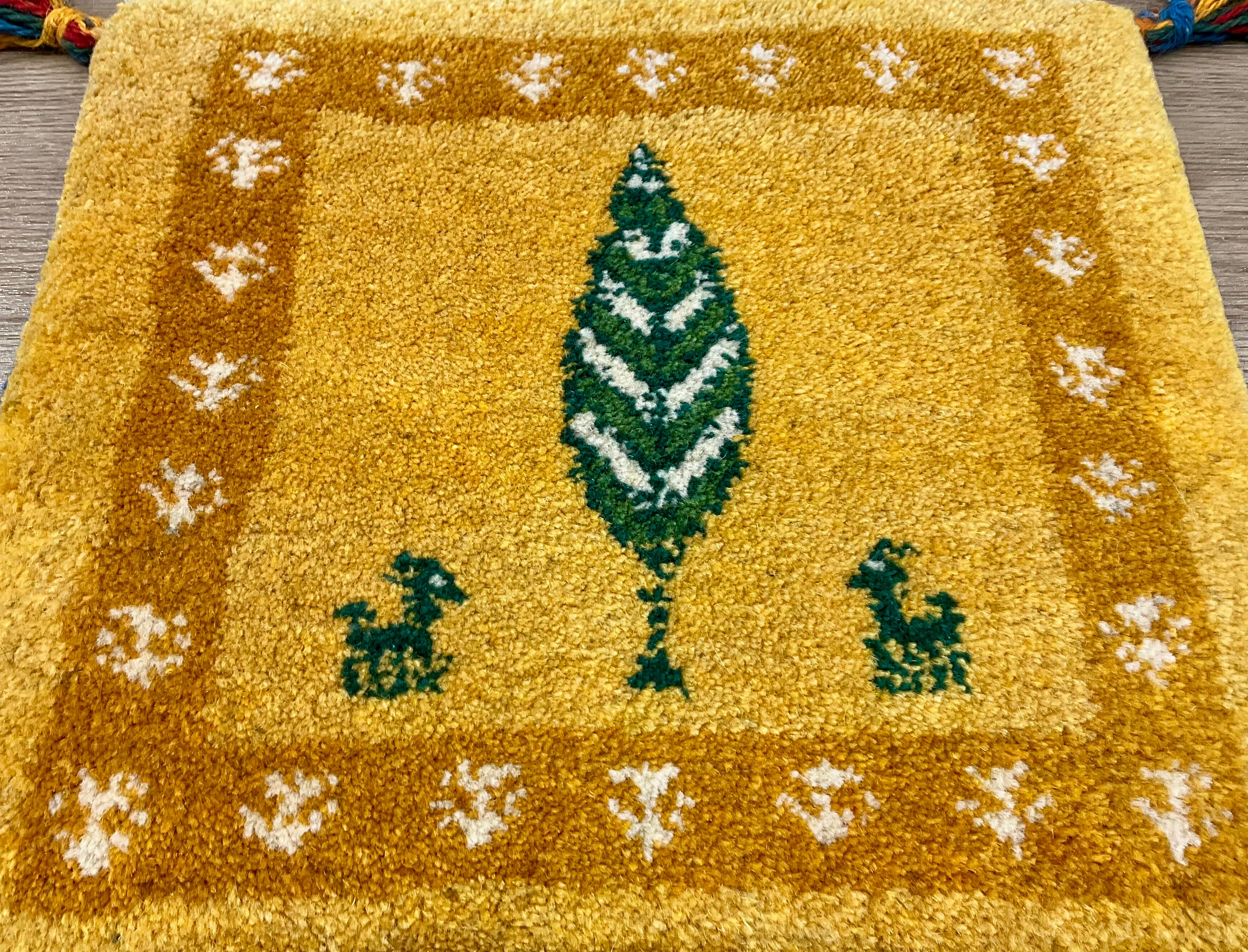 ギャッベ 43cm x 39cm Z712 – ペルシャ絨毯専門店 ペルシャンパトリス